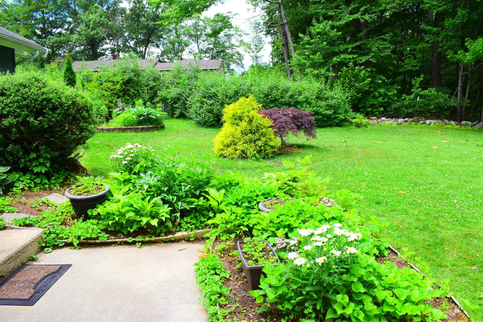 1 Whitneys Grove Derry NH 03038