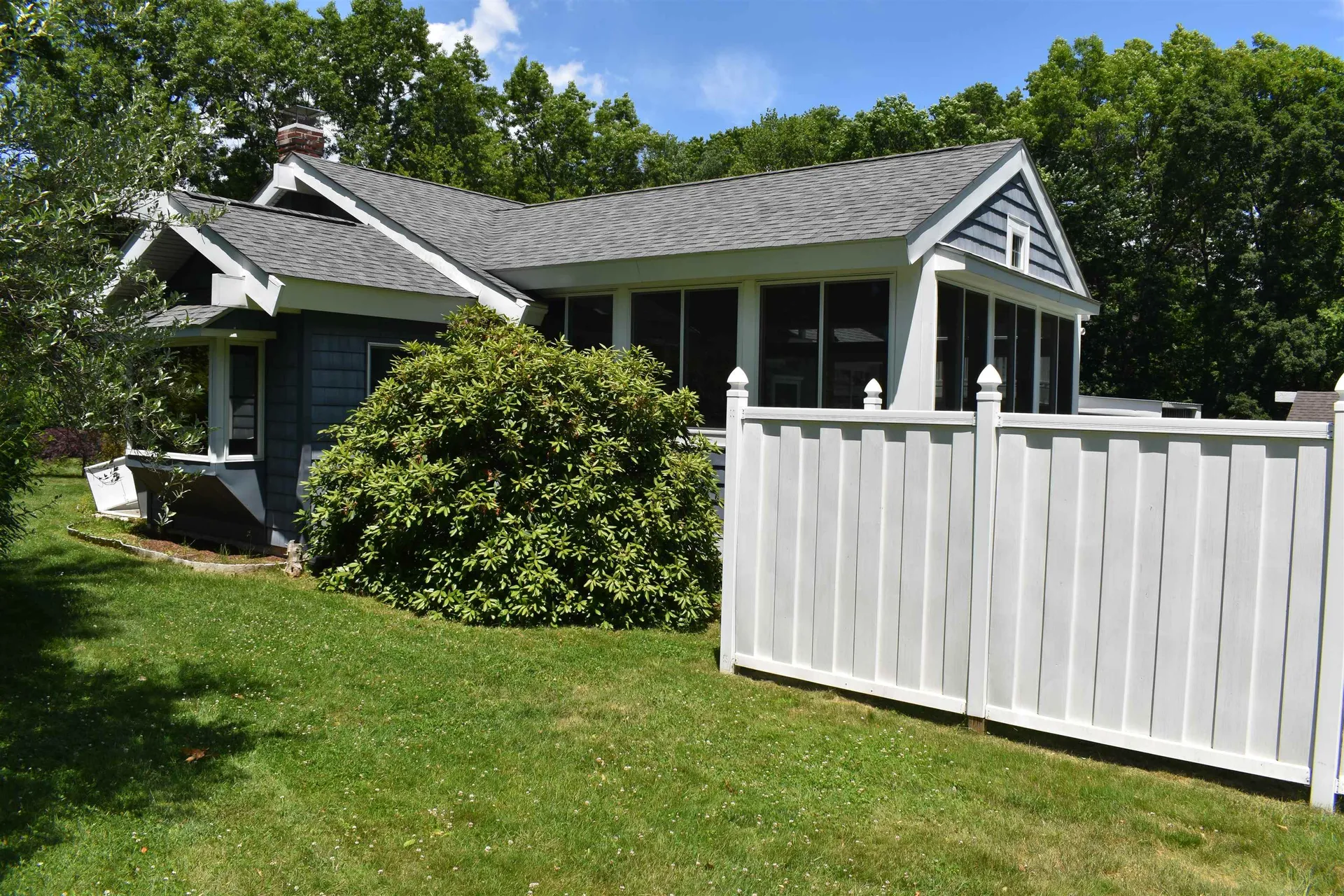 1 Whitneys Cove Derry NH 03038