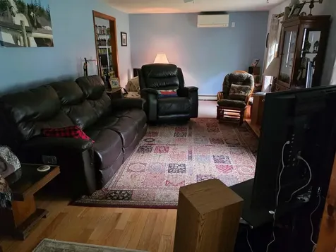 1 Whitneys Grove Derry NH 03038