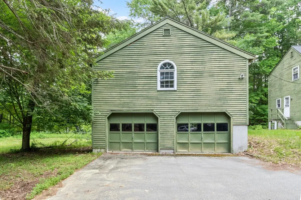 8 Naticook Road Merrimack NH 03054