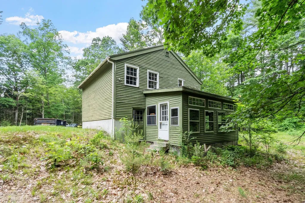 8 Naticook Road Merrimack NH 03054