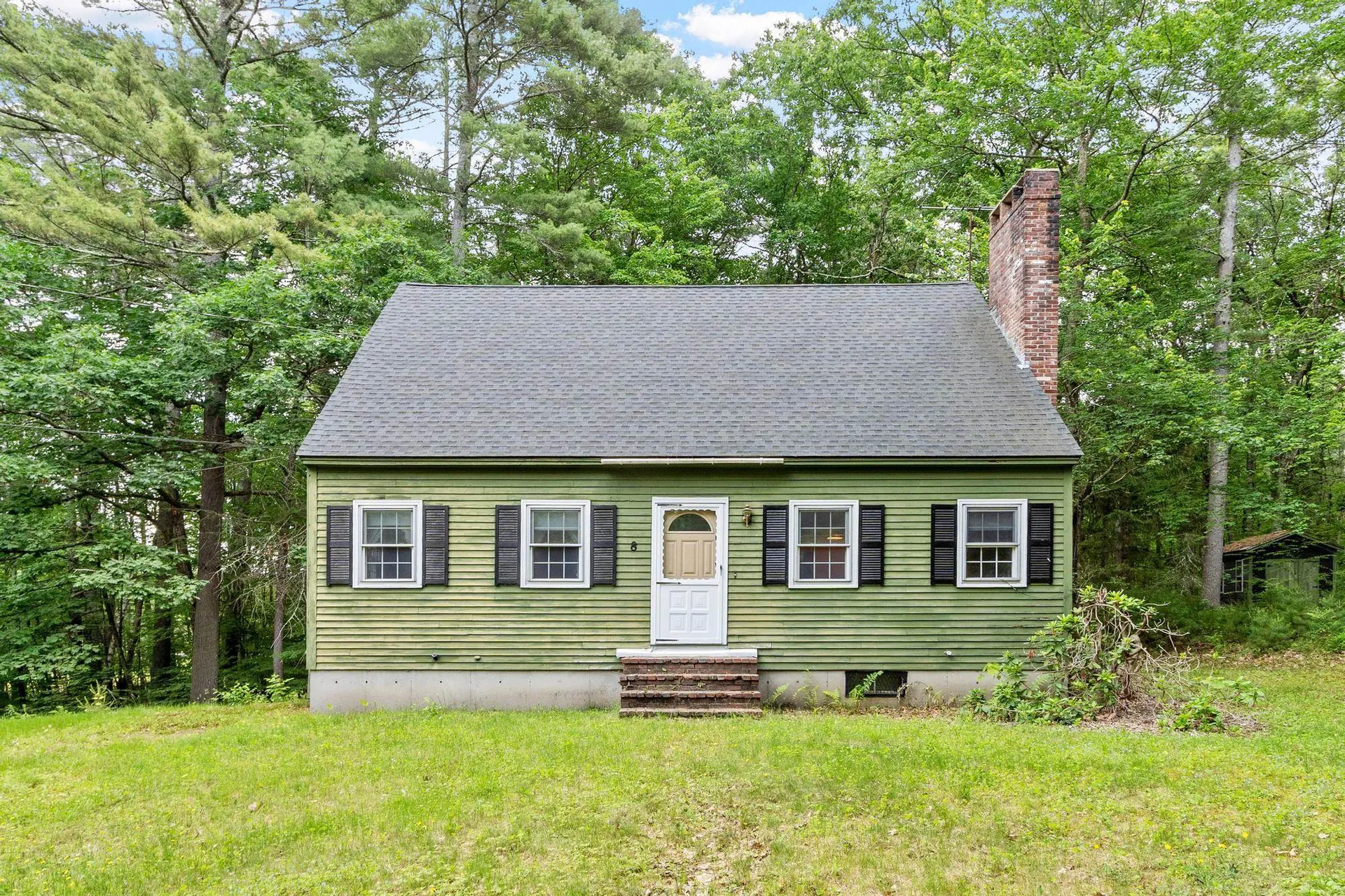 8 Naticook Road Merrimack NH 03054