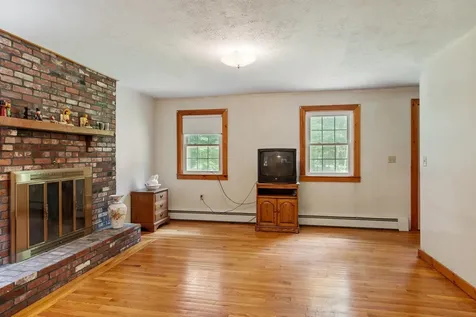 8 Naticook Road Merrimack NH 03054