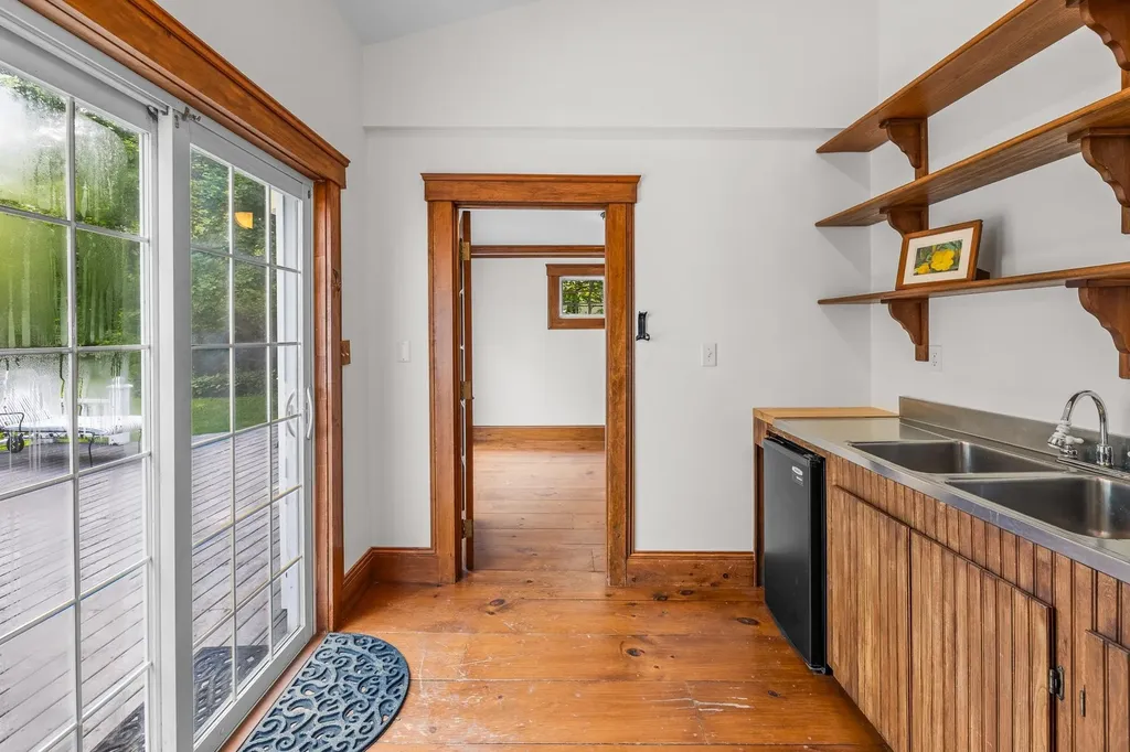 238 Seminary Avenue Manchester VT 05254