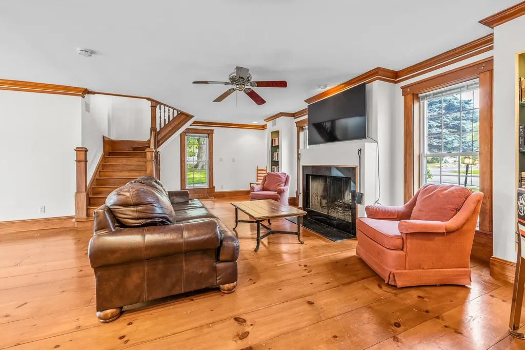 238 Seminary Avenue Manchester VT 05254