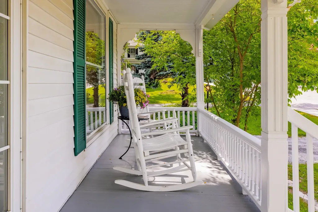 238 Seminary Avenue Manchester VT 05254
