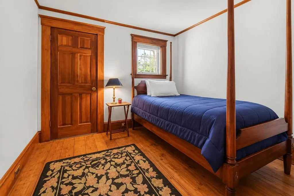 238 Seminary Avenue Manchester VT 05254