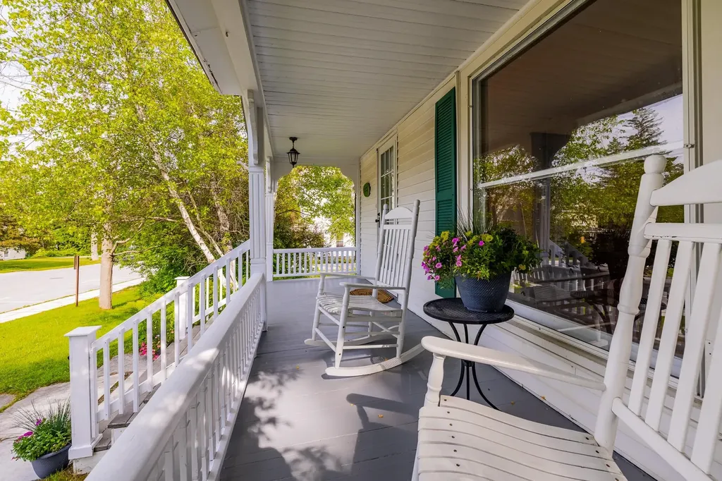 238 Seminary Avenue Manchester VT 05254