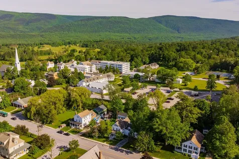238 Seminary Avenue Manchester VT 05254