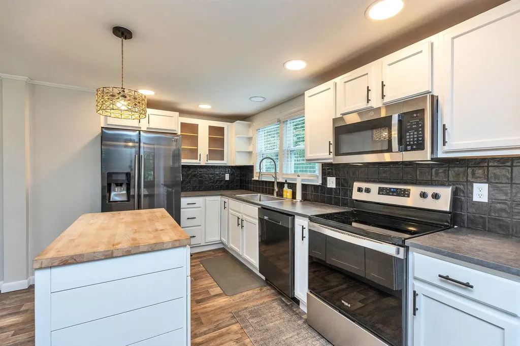 29 Goyette Drive Peterborough NH 03458