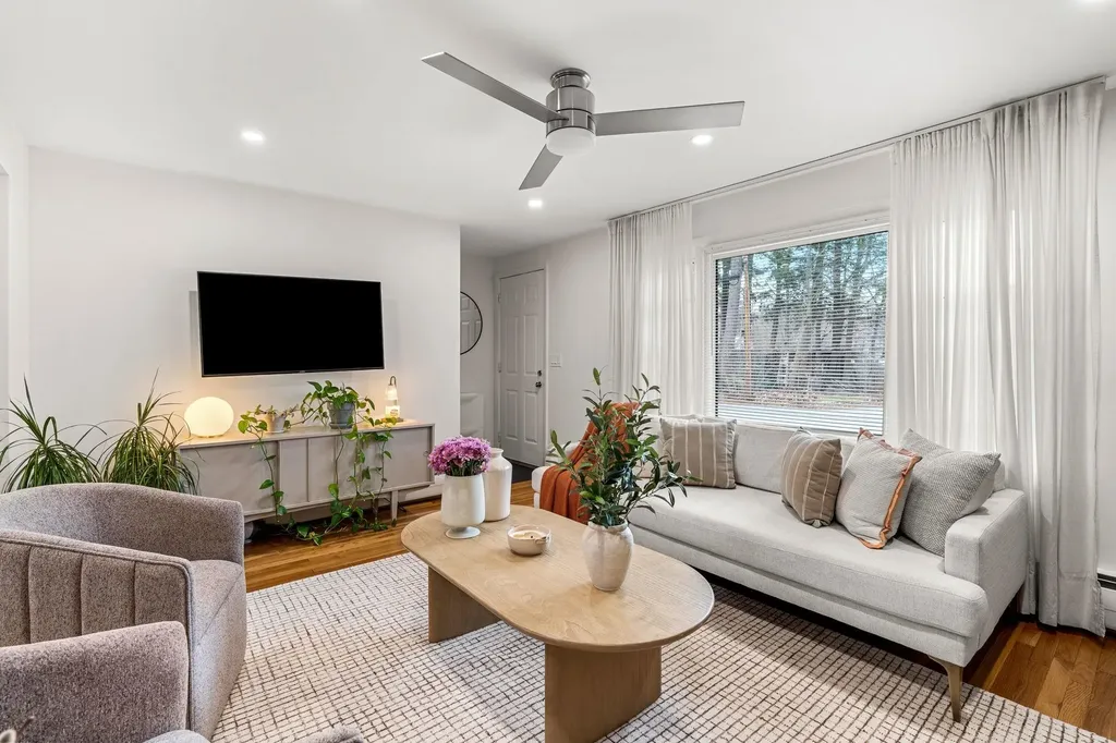 21 Hayden Street Nashua NH 03060