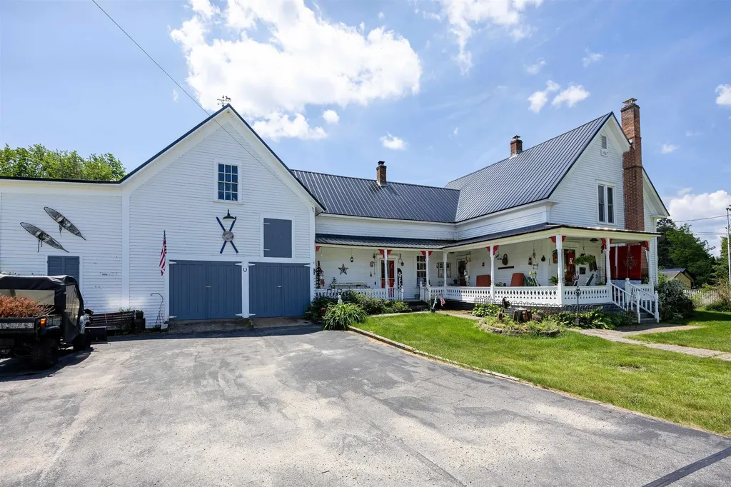 13 Pleasant Street Lancaster NH 03584