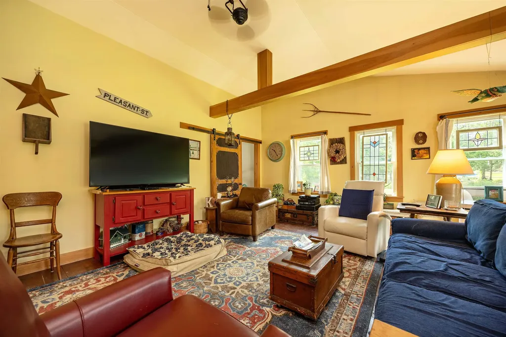 13 Pleasant Street Lancaster NH 03584