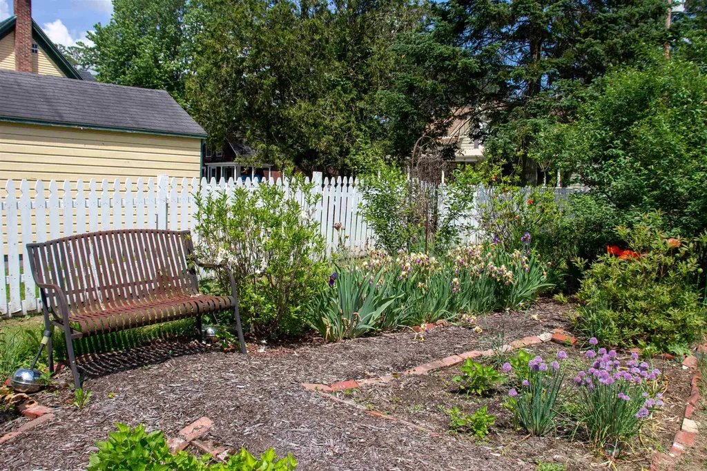 13 Pleasant Street Lancaster NH 03584