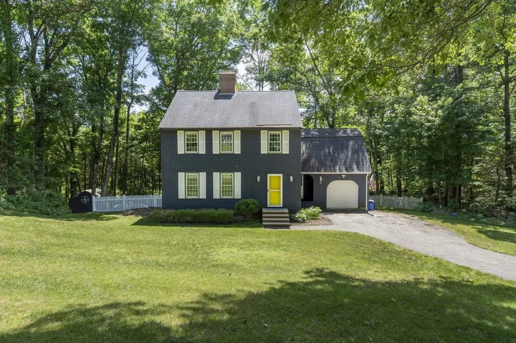 15 Oxbow Lane Derry NH 03038