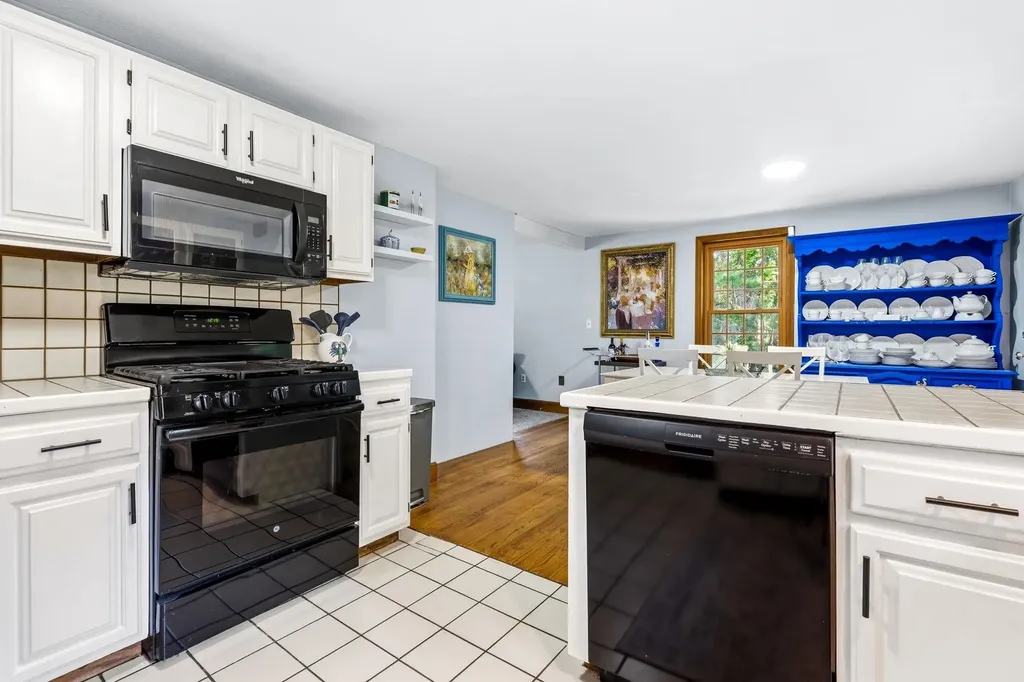 15 Oxbow Lane Derry NH 03038