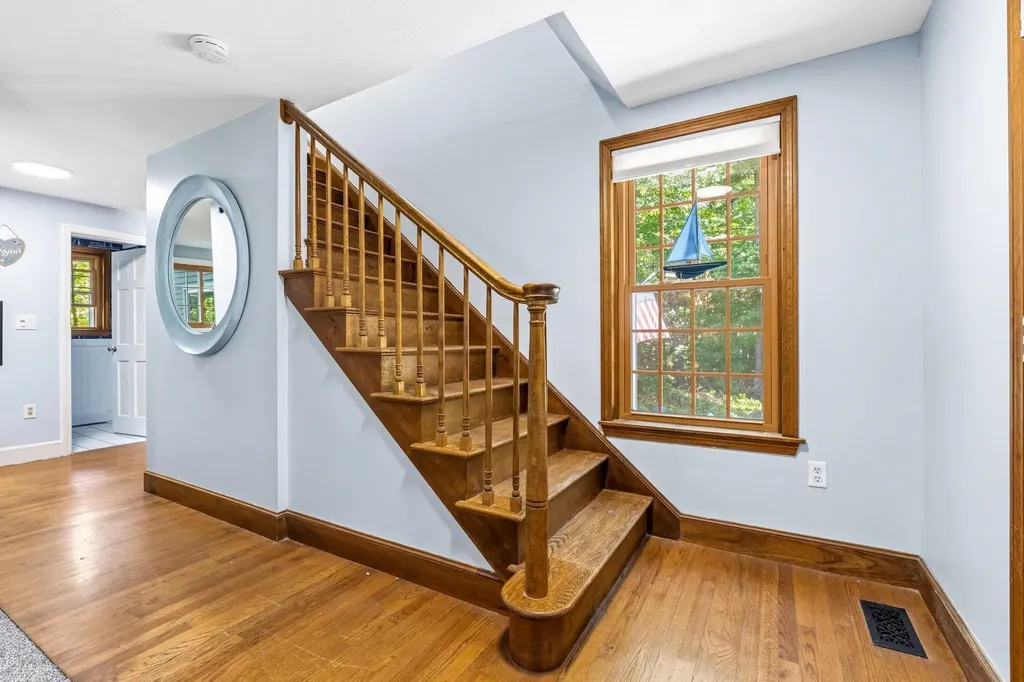 15 Oxbow Lane Derry NH 03038