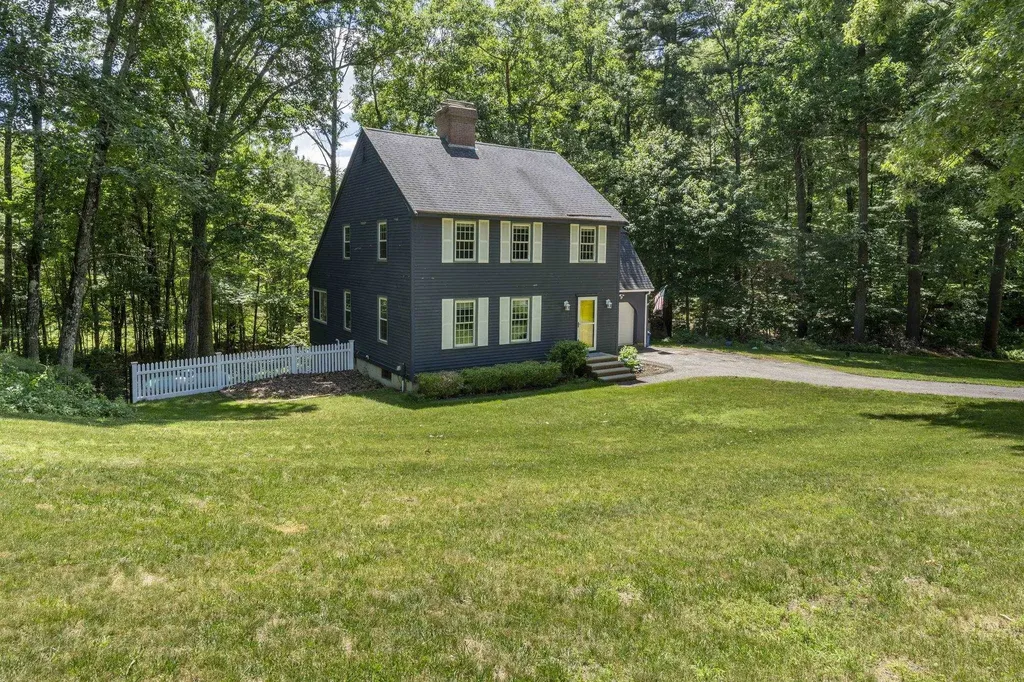 15 Oxbow Lane Derry NH 03038