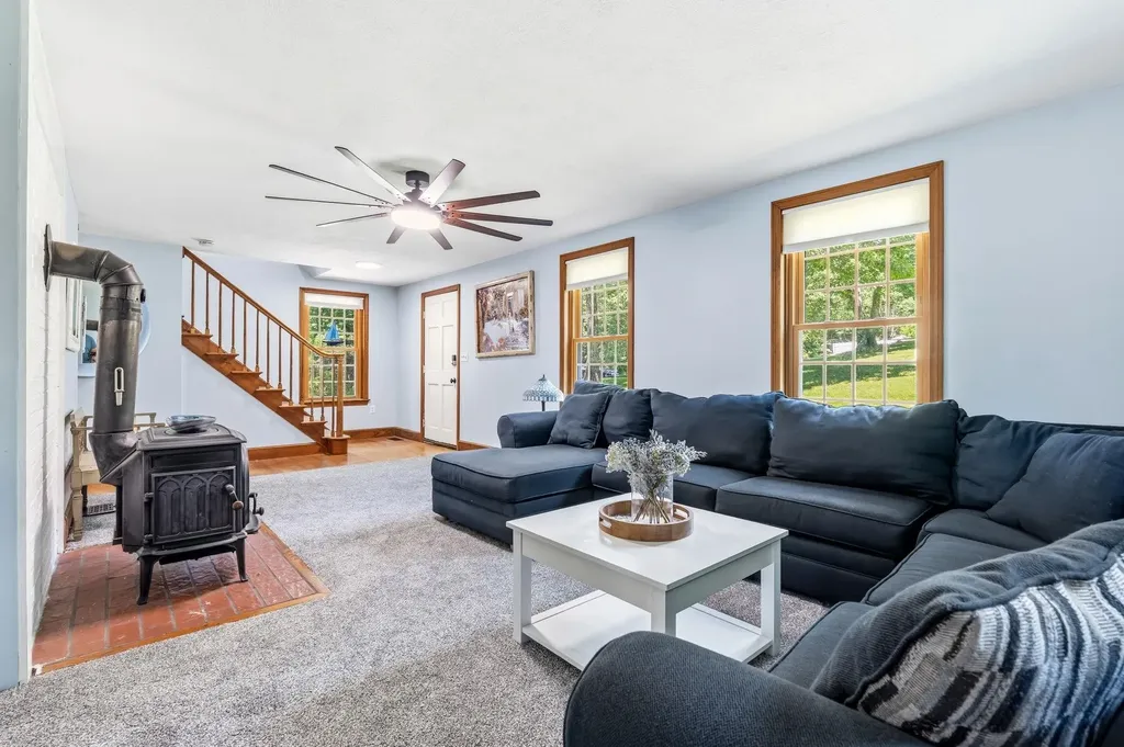 15 Oxbow Lane Derry NH 03038