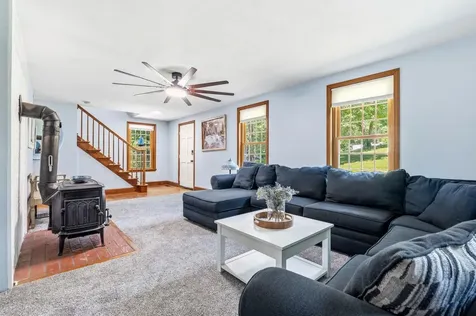 15 Oxbow Lane Derry NH 03038