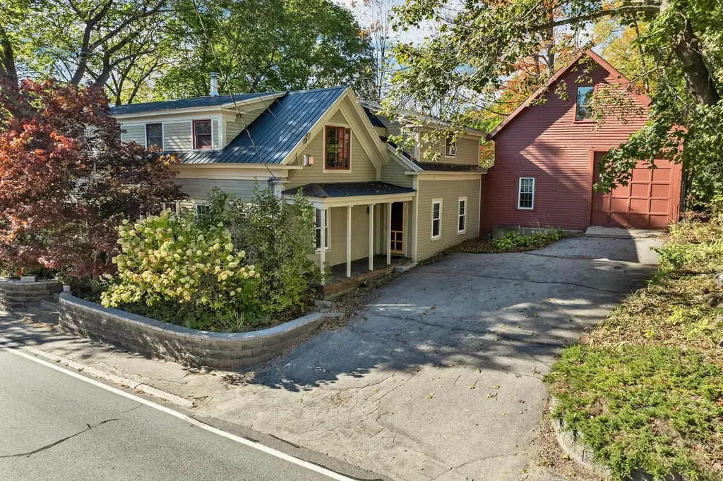108 Center Street Wolfeboro NH 03894