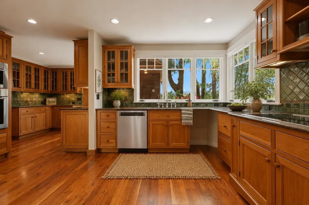 16 Heritage Drive Sunapee NH 03782