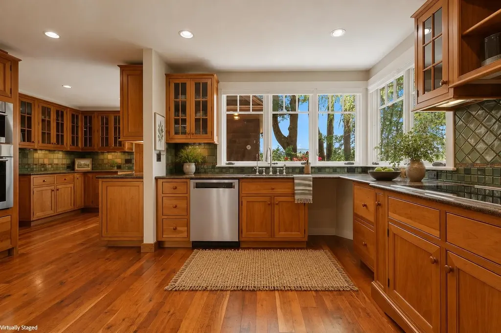 16 Heritage Drive Sunapee NH 03782