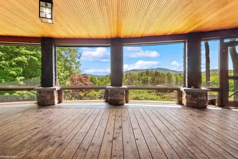 16 Heritage Drive Sunapee NH 03782