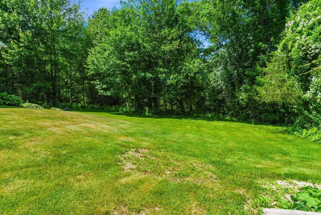 10 Aberdeen Drive Stratham NH 03885