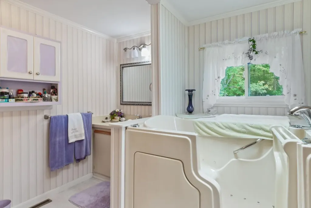10 Aberdeen Drive Stratham NH 03885