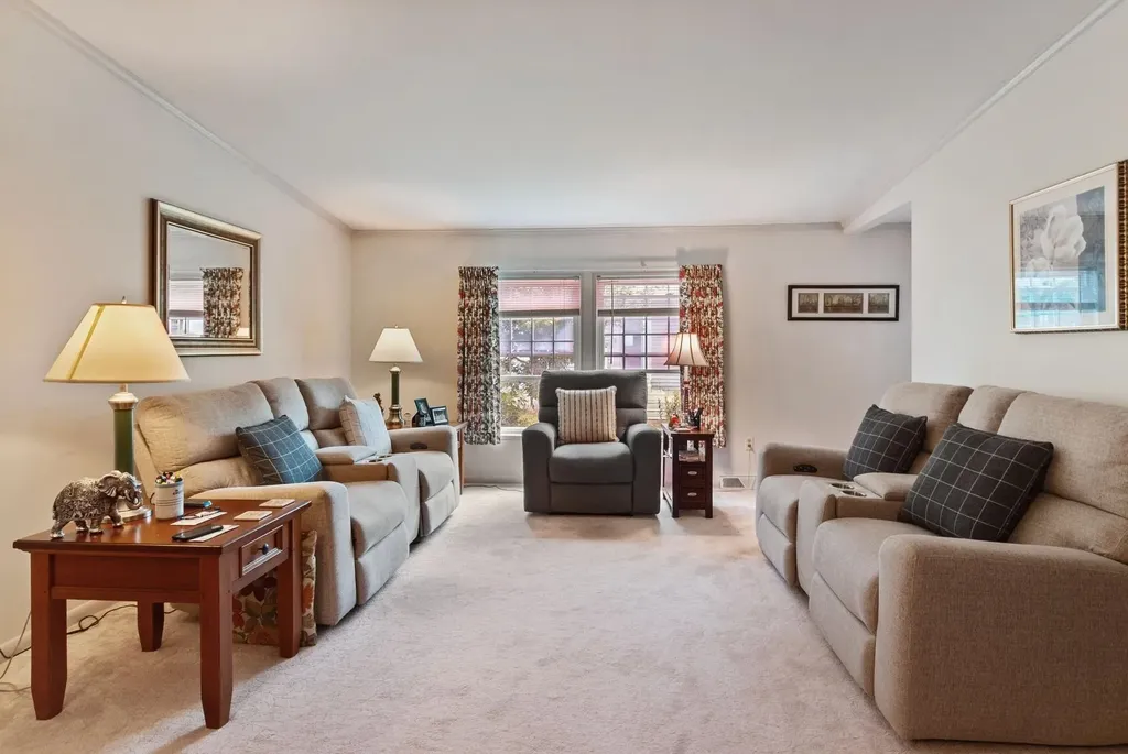 10 Aberdeen Drive Stratham NH 03885