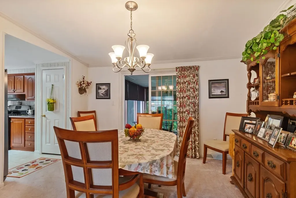 10 Aberdeen Drive Stratham NH 03885
