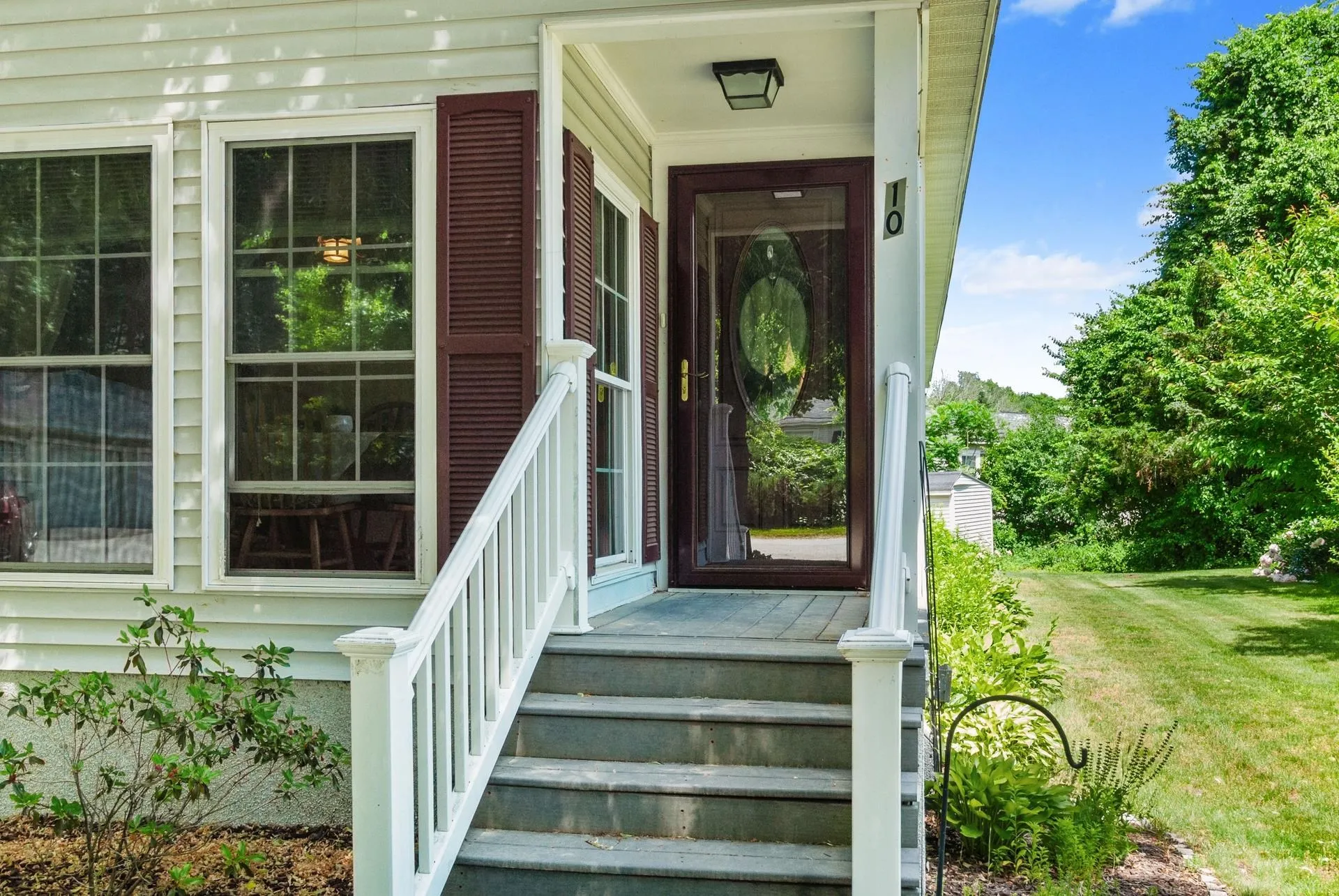 10 Aberdeen Drive Stratham NH 03885