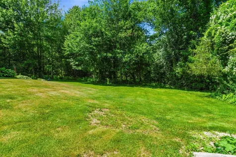 10 Aberdeen Drive Stratham NH 03885