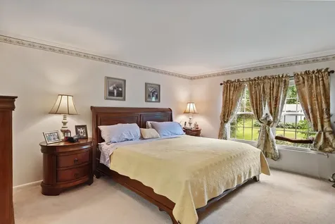 10 Aberdeen Drive Stratham NH 03885