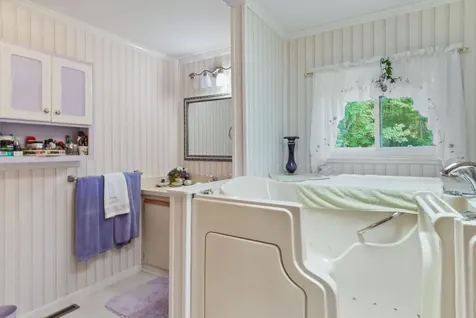 10 Aberdeen Drive Stratham NH 03885