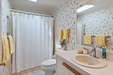 10 Aberdeen Drive Stratham NH 03885