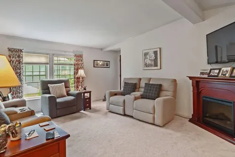 10 Aberdeen Drive Stratham NH 03885