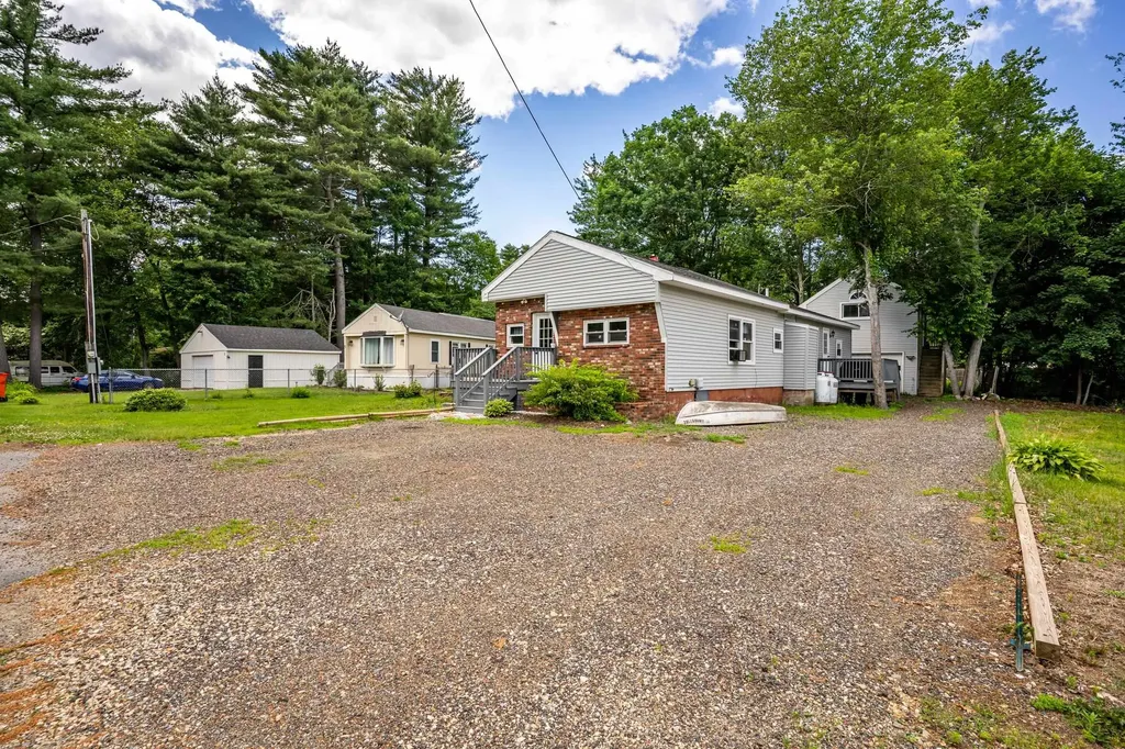 3 Margaret Avenue Raymond NH 03077