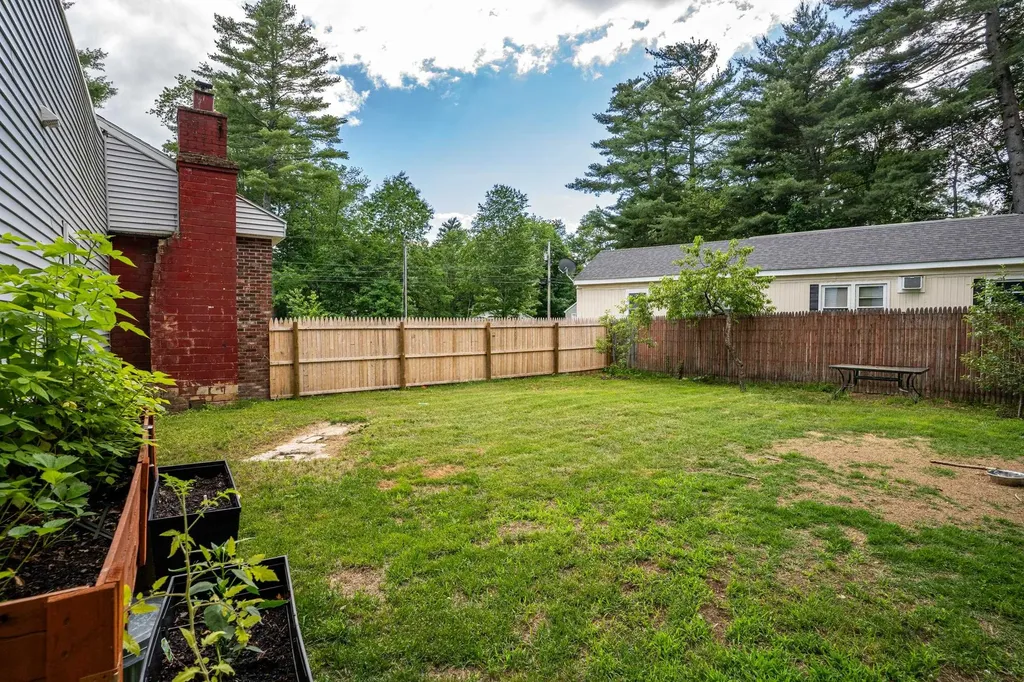 3 Margaret Avenue Raymond NH 03077