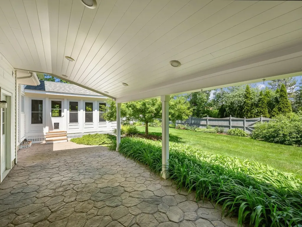 4 Oak Creek Drive South Burlington VT 05403