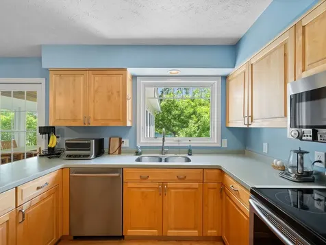 4 Oak Creek Drive South Burlington VT 05403