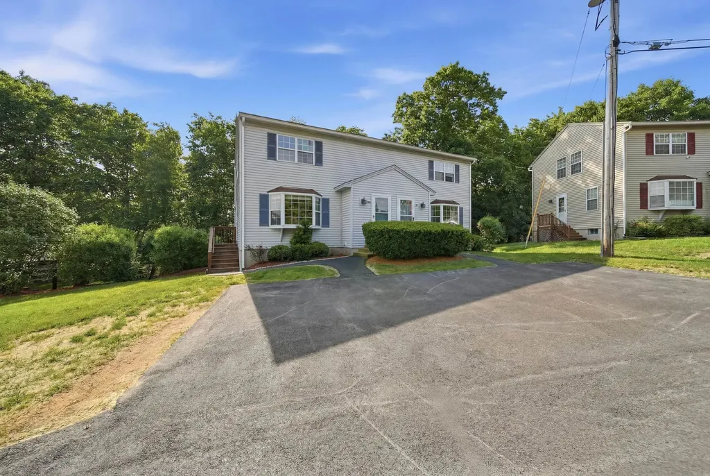 46 Morgan Circle Goffstown NH 03045
