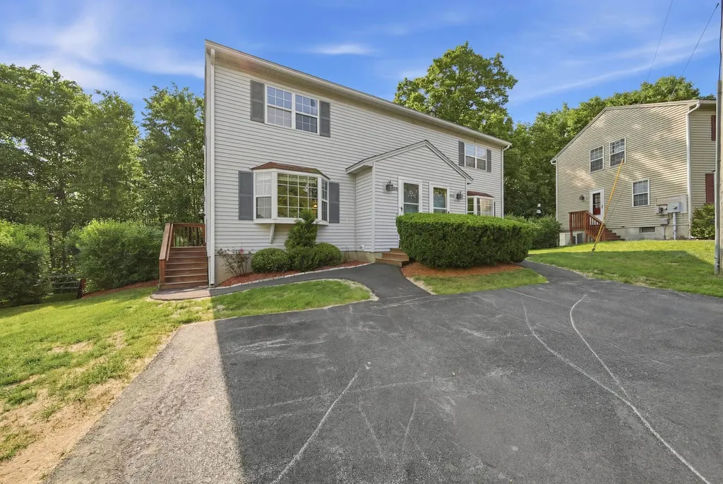 46 Morgan Circle Goffstown NH 03045