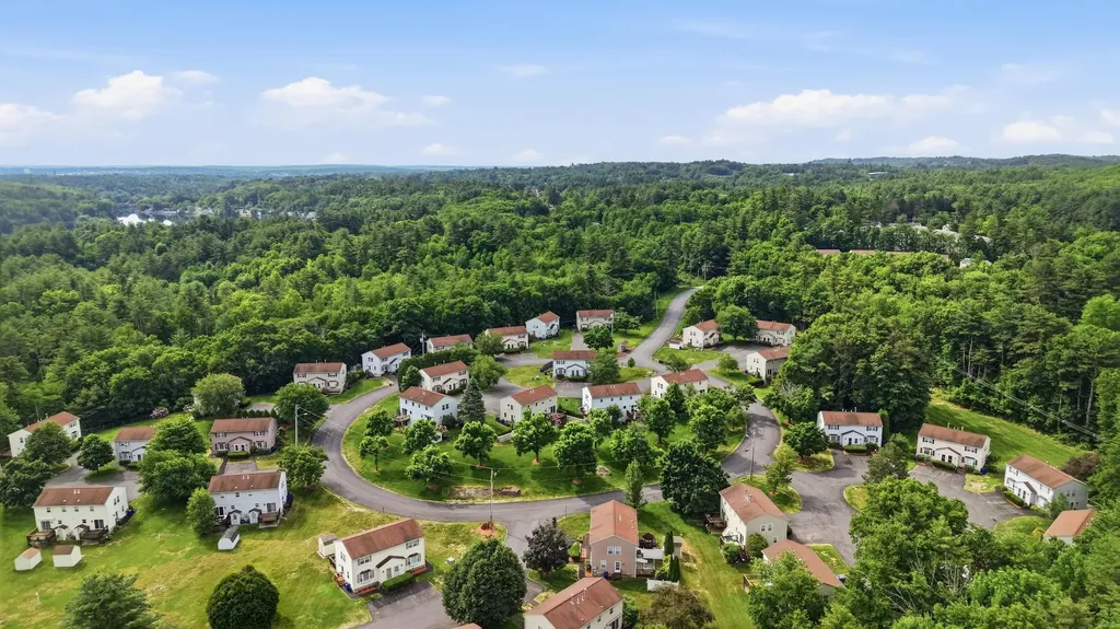 46 Morgan Circle Goffstown NH 03045