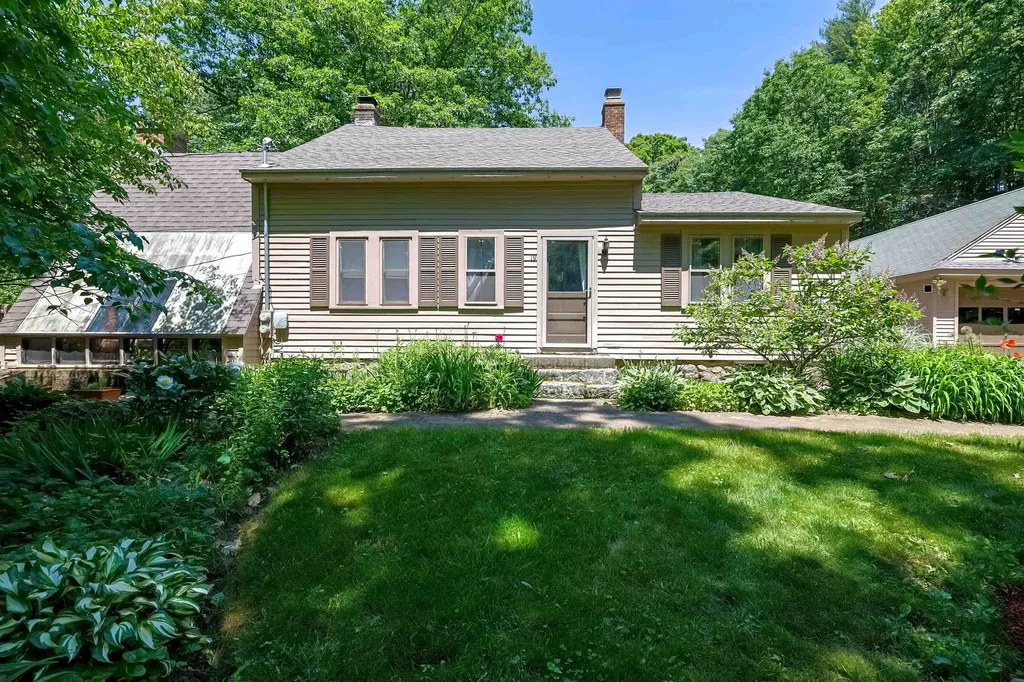 19 Rogers Road Bennington NH 03442