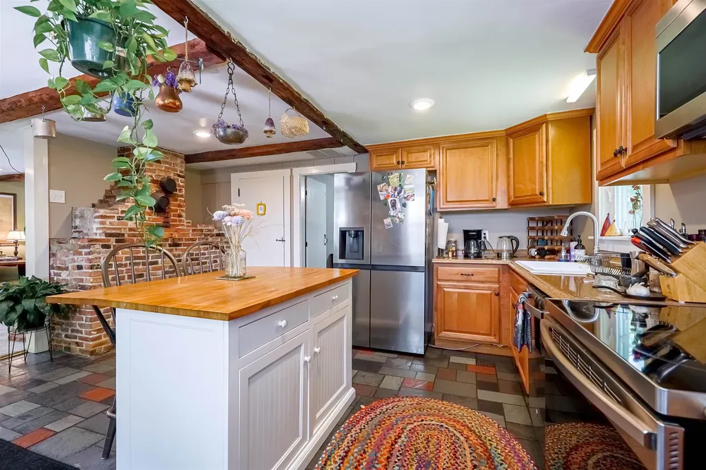 19 Rogers Road Bennington NH 03442