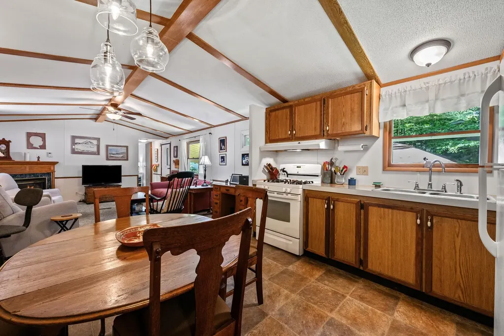 47 Fox Hill Lane Conway NH 03813