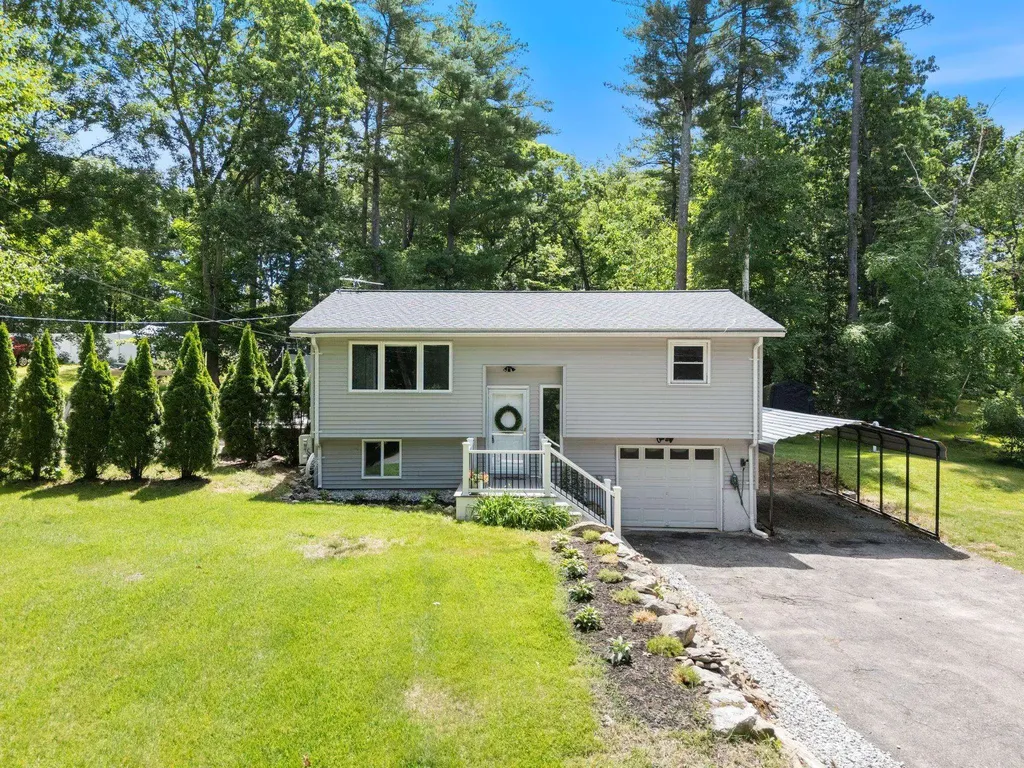 8 Diana Road Derry NH 03038