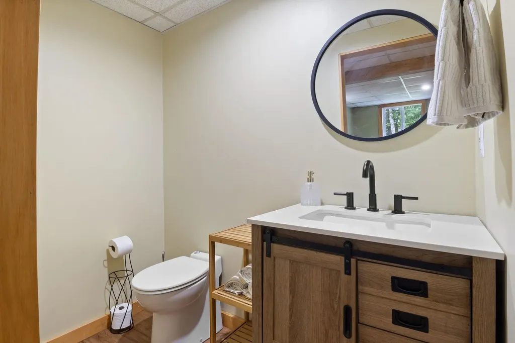 8 Diana Road Derry NH 03038